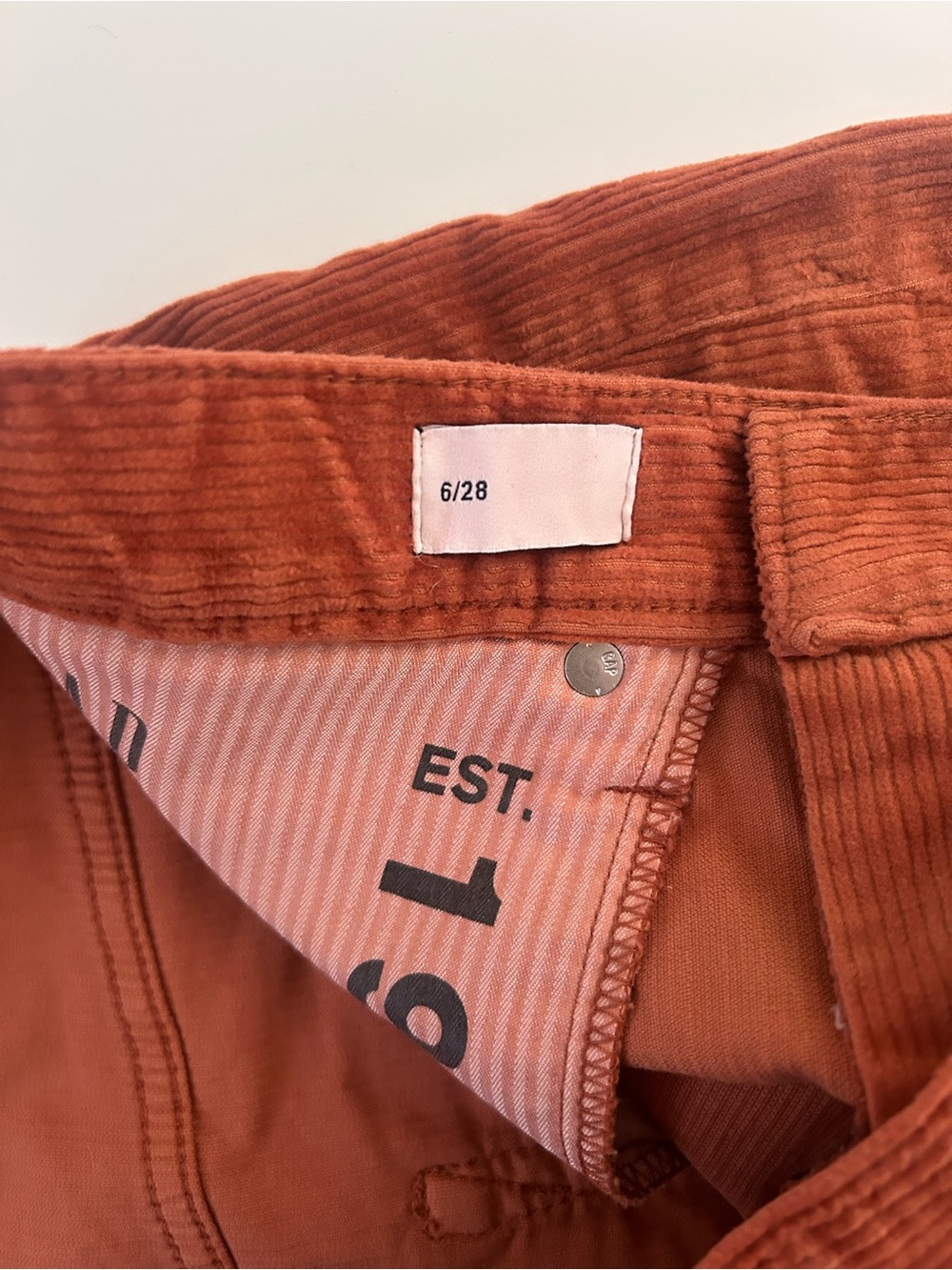 GAP Rust Corduroy Women's Shorts 6/28 NWOT - Picture 4 of 7